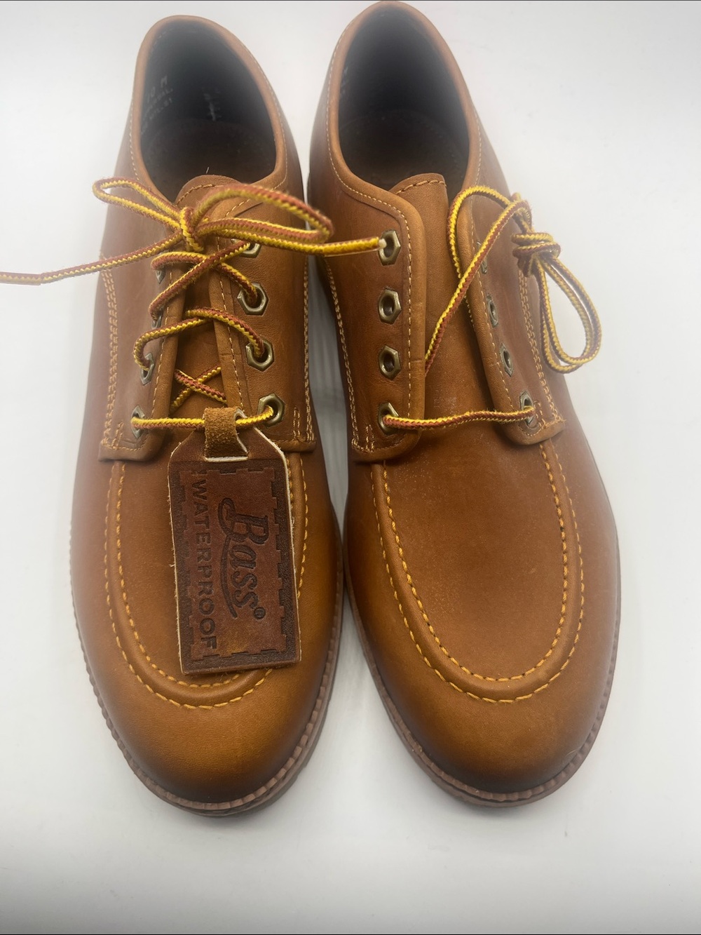 Bass Vintage Men’s Tan Leather Moc Toe  Shoes with Contrast Stitching